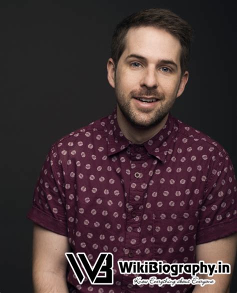 Ian Hecox – Bio, Wiki, Smosh, Girlfriend, Wife, Height,。